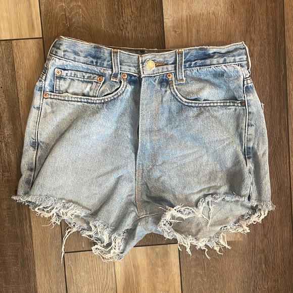 Vintage Levi’s 501 shorts size 28 waist - Picture 2 of 2